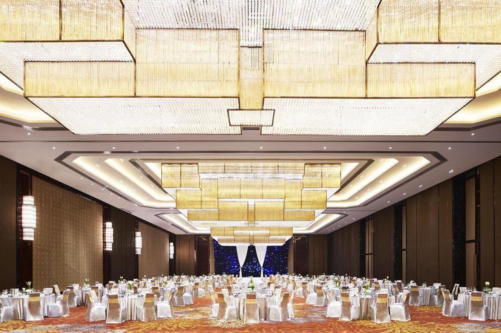 Sheraton Grand Zhengzhou Hotel Exterior photo