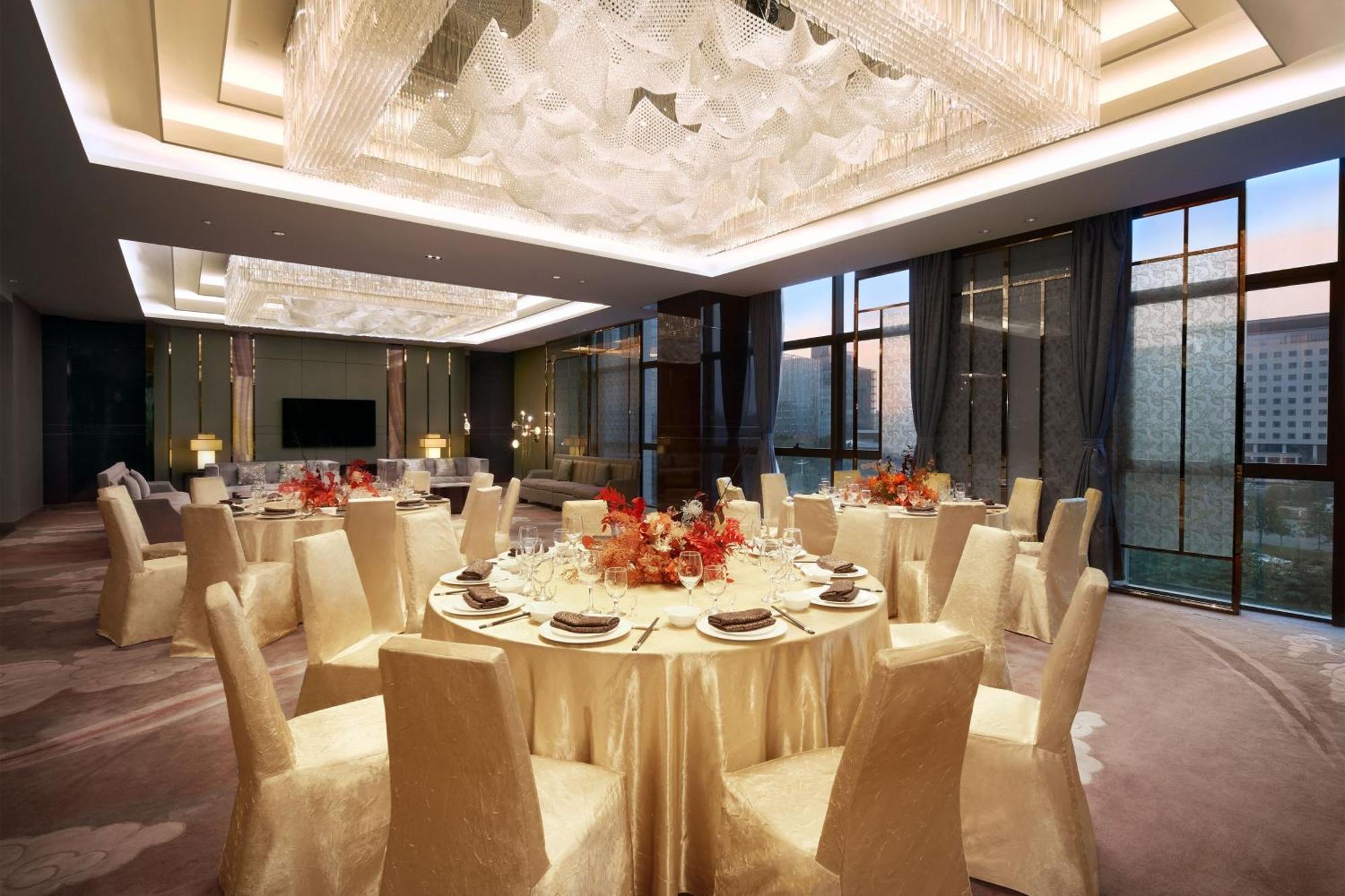 Sheraton Grand Zhengzhou Hotel Exterior photo