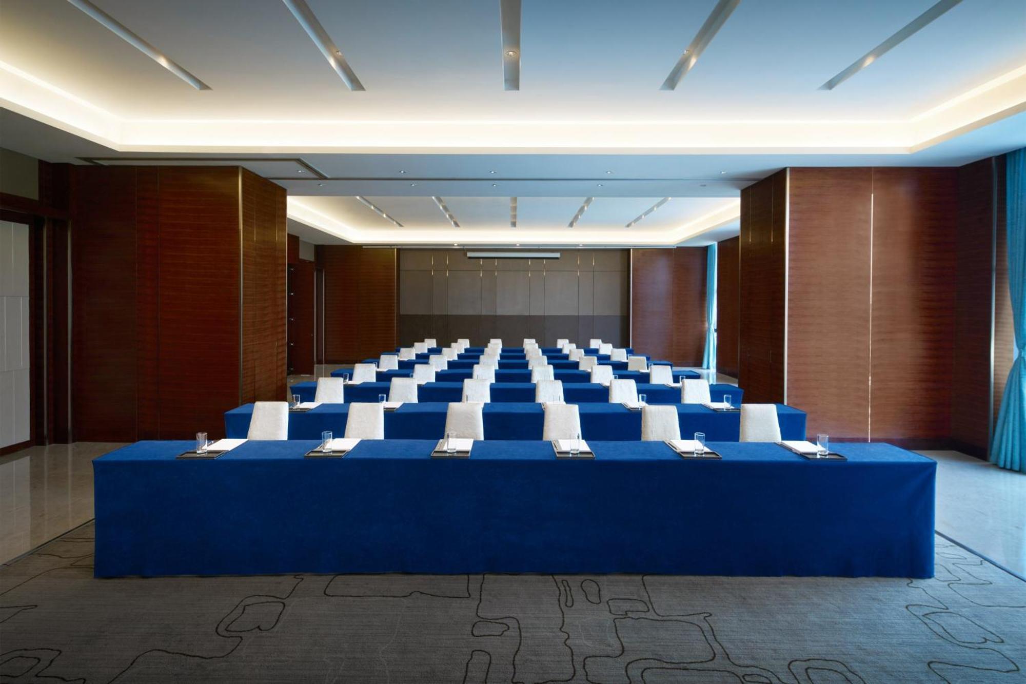 Sheraton Grand Zhengzhou Hotel Exterior photo