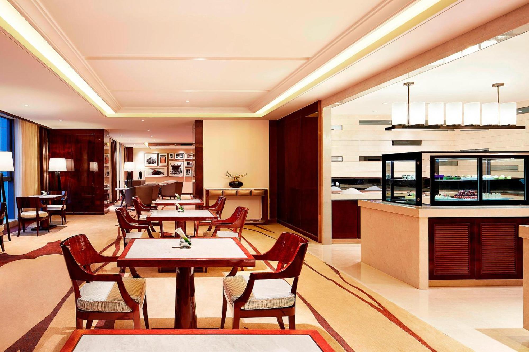 Sheraton Grand Zhengzhou Hotel Exterior photo