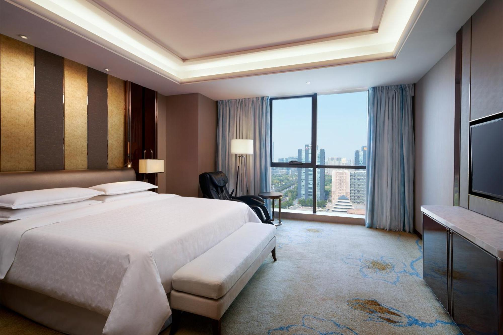 Sheraton Grand Zhengzhou Hotel Exterior photo