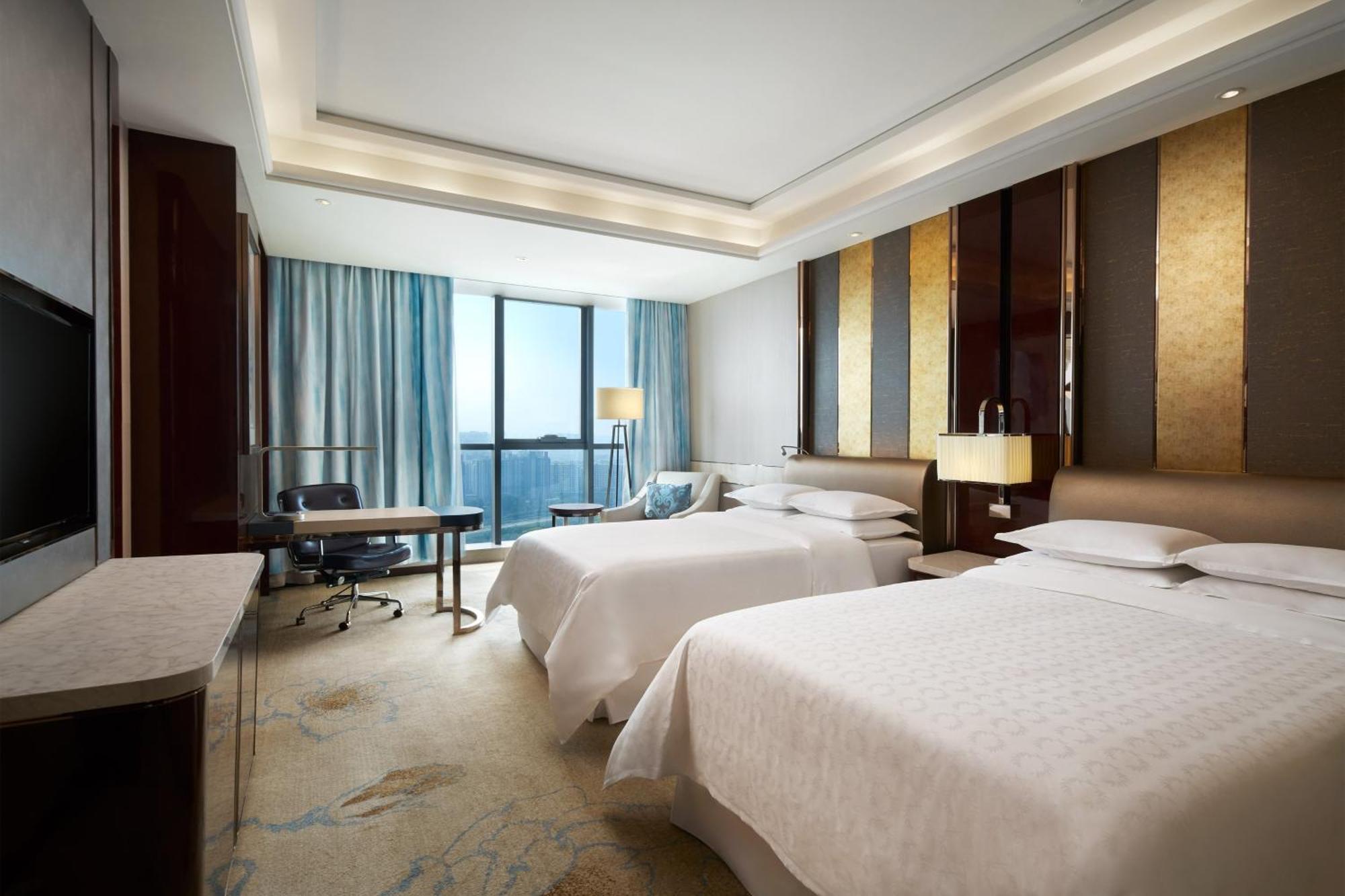 Sheraton Grand Zhengzhou Hotel Exterior photo