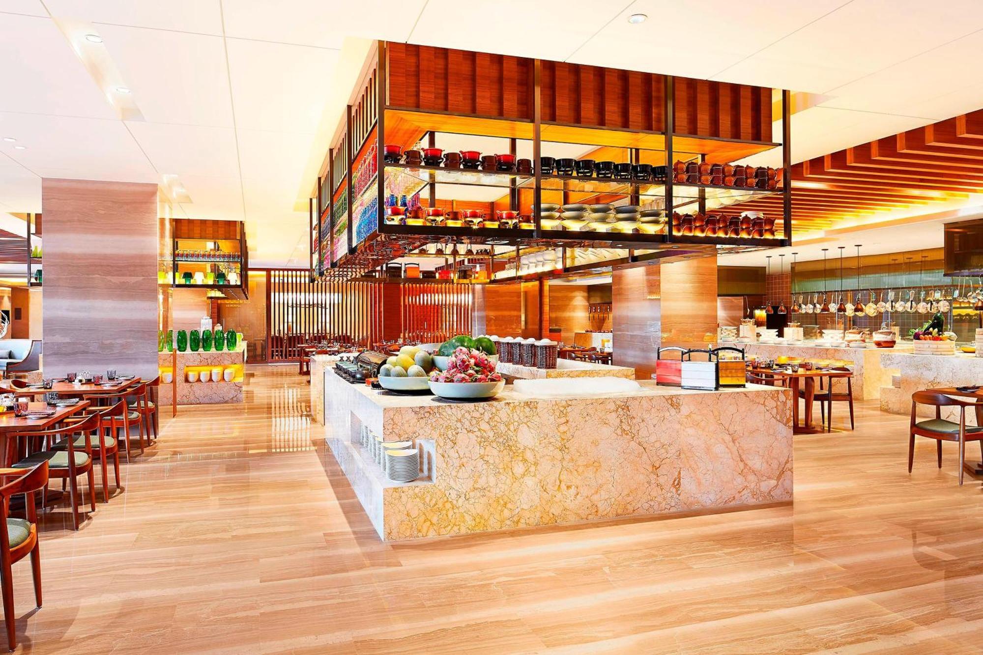 Sheraton Grand Zhengzhou Hotel Exterior photo