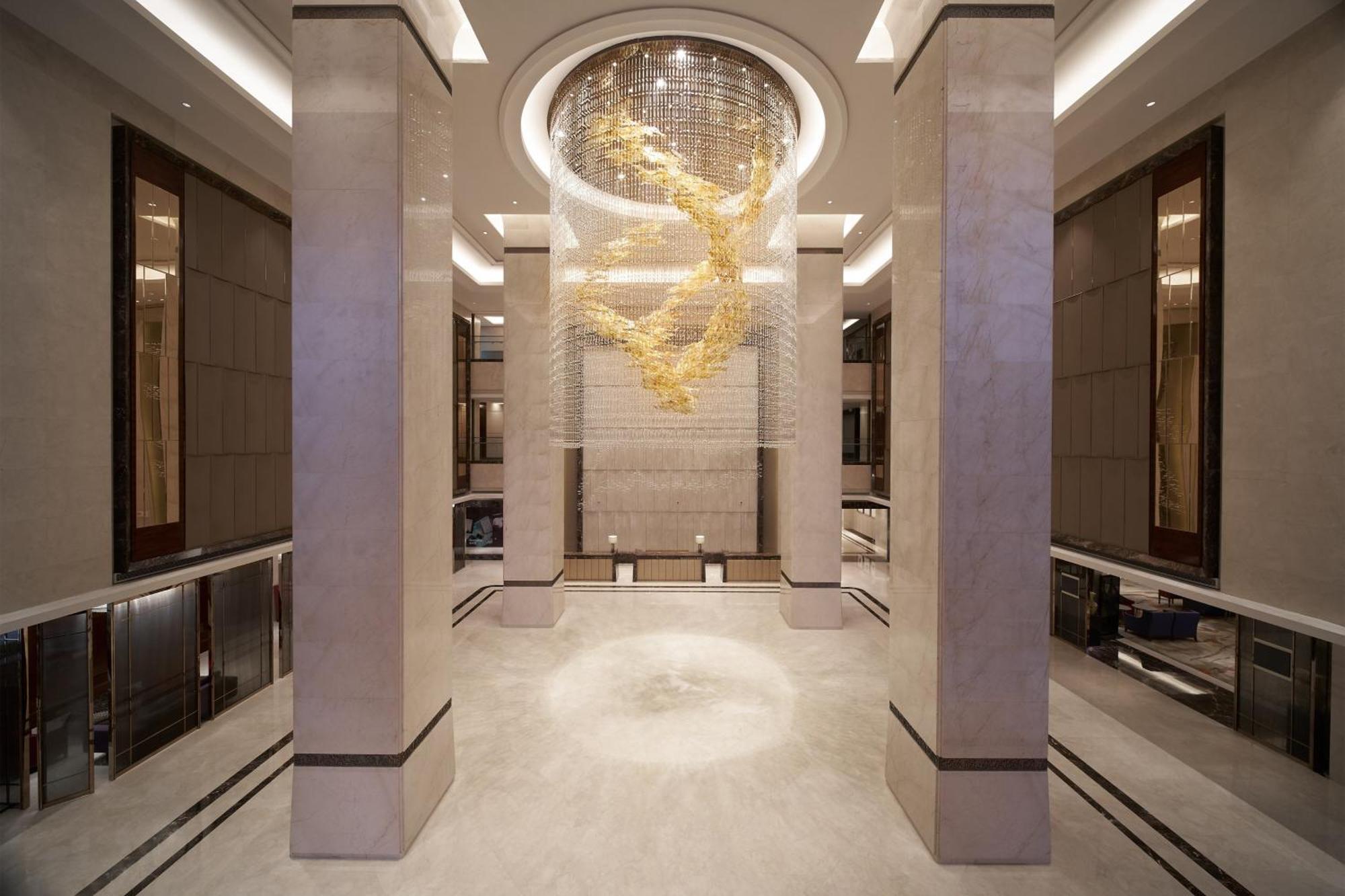 Sheraton Grand Zhengzhou Hotel Exterior photo